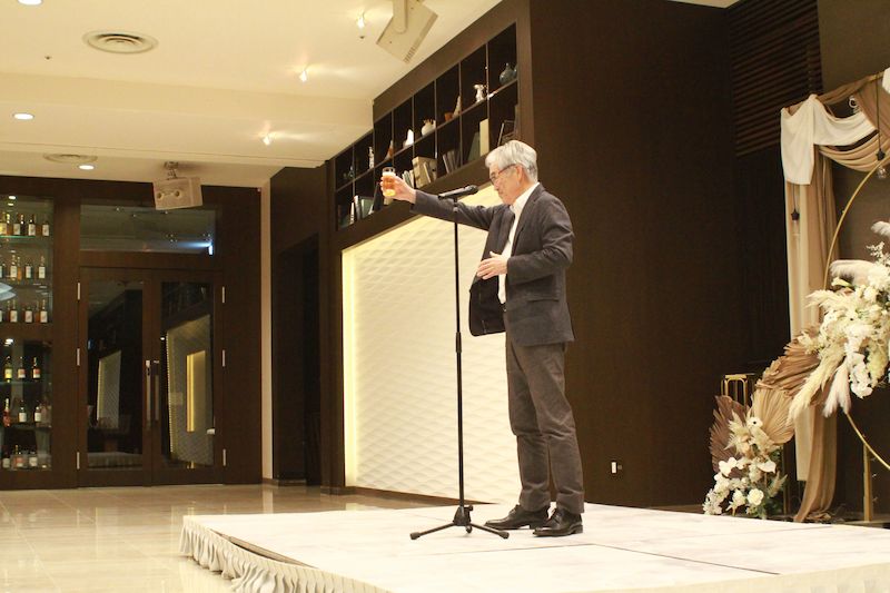 1秒でも早く飲みたい部長による開会の乾杯挨拶(1年ぶり2度目)